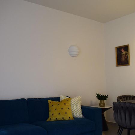 T&L Apartments Agiaos Tychonas Lemesós Eksteriør bilde