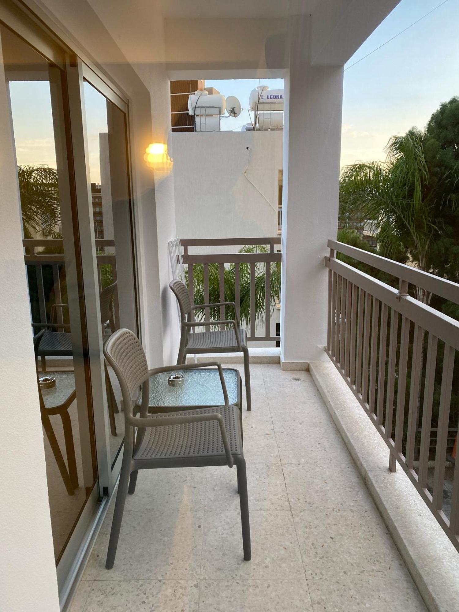 T&L Apartments Agiaos Tychonas Lemesós Eksteriør bilde